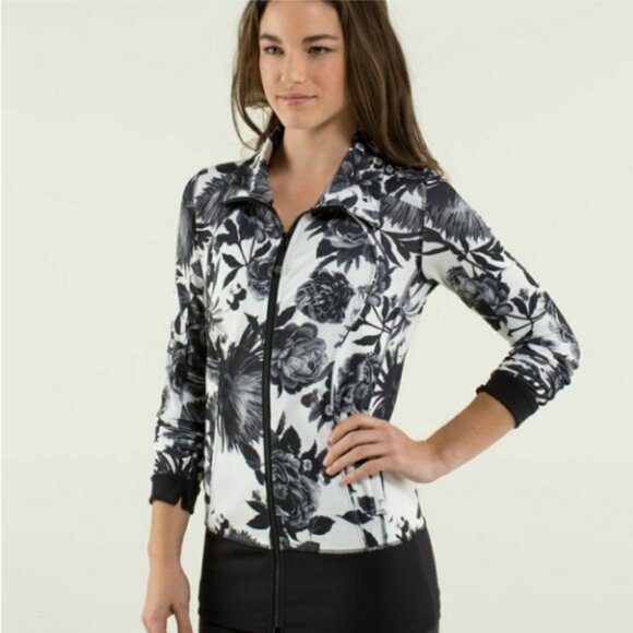 Women's Lululemon Nice Asana Jacket Brisk Bloom Floral Full Zip Black White - Picture 1 of 8